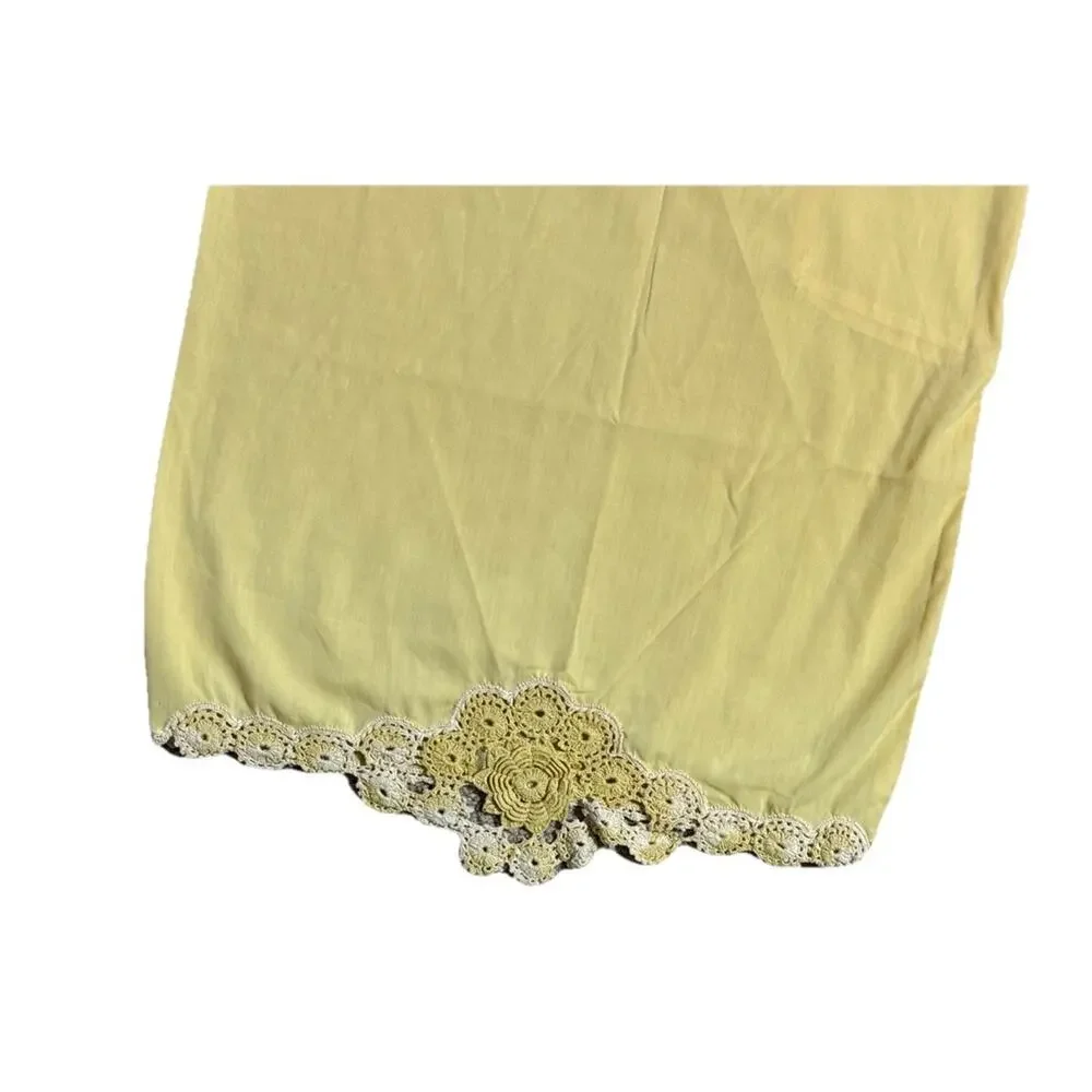 2 Vintage Handmade Pillowcases Pair Yellow Crochet Flower Trim -1 Damaged-